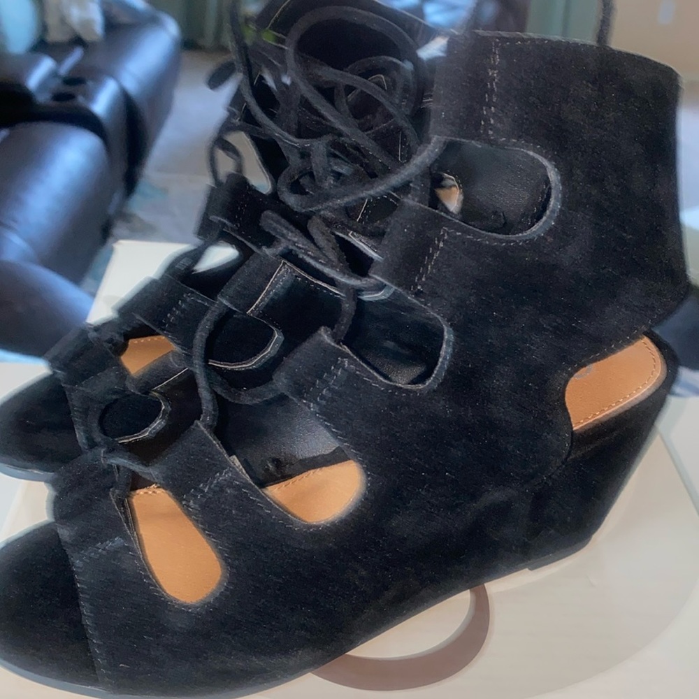 Black wedged lace up sandals, brand new size 6, perfect for any occasion